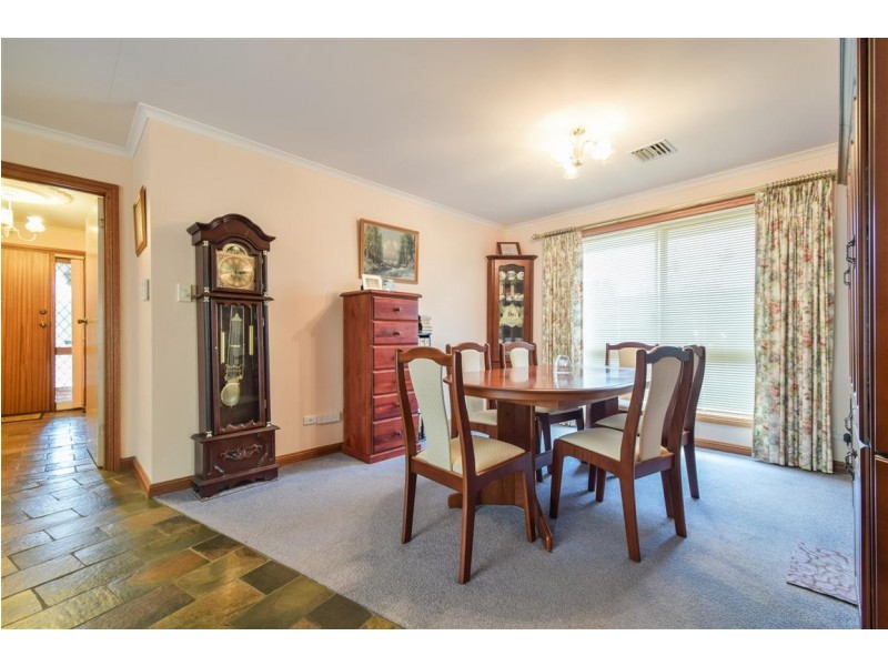 2 Mildara Close, Woodcroft SA 5162