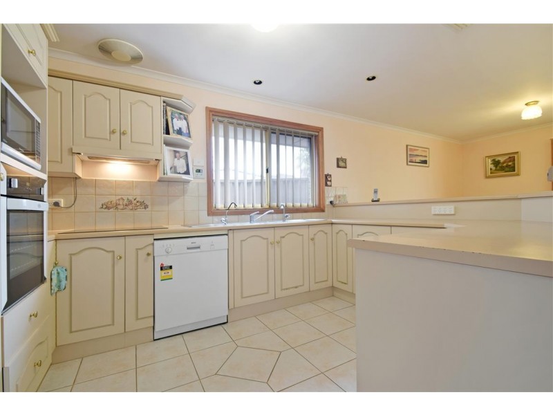2 Mildara Close, Woodcroft SA 5162