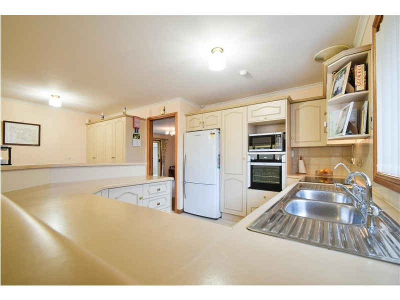 2 Mildara Close, Woodcroft SA 5162