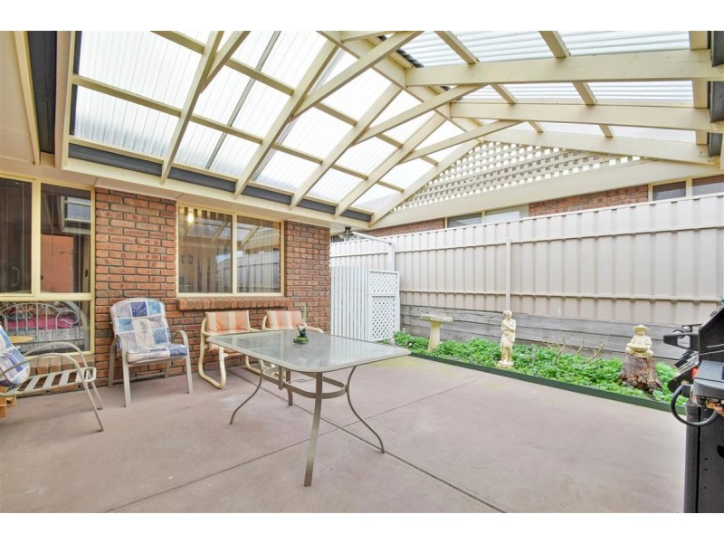 2 Mildara Close, Woodcroft SA 5162