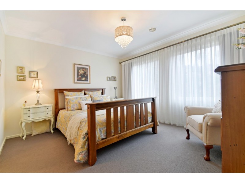 17 Charlson Rise, Happy Valley SA 5159