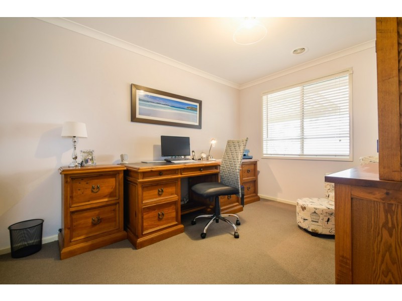 17 Charlson Rise, Happy Valley SA 5159