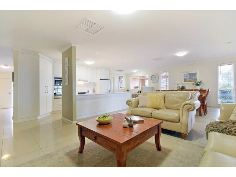 17 Charlson Rise, Happy Valley SA 5159