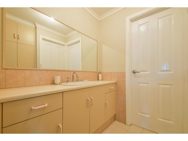 8 Heylen Court, Hackham SA 5163