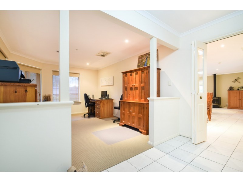 3 Heatherwood Drive, Aberfoyle Park SA 5159
