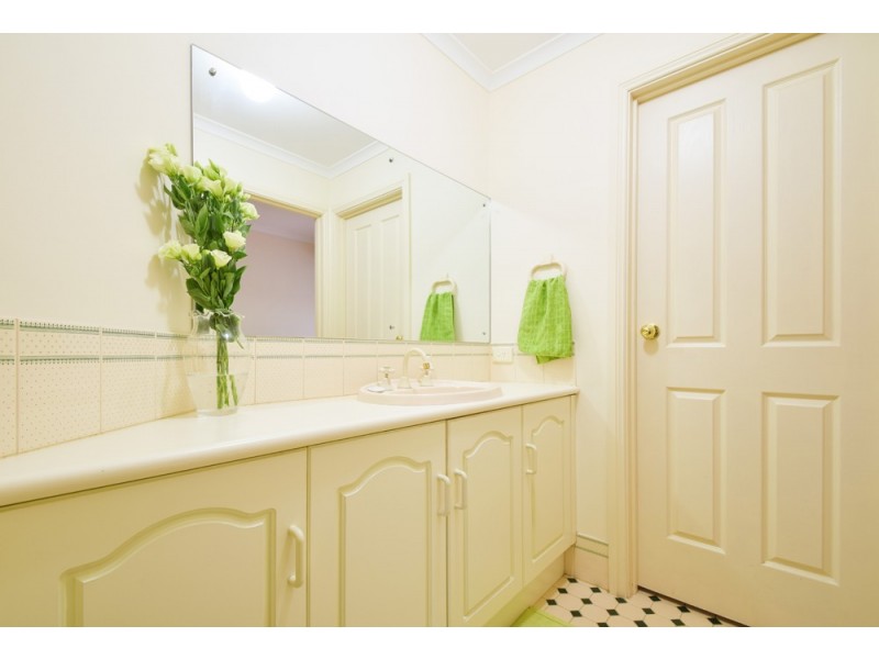 3 Heatherwood Drive, Aberfoyle Park SA 5159