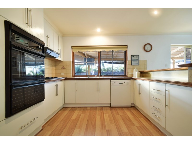 2 Bahamas Grove, West Lakes SA 5021