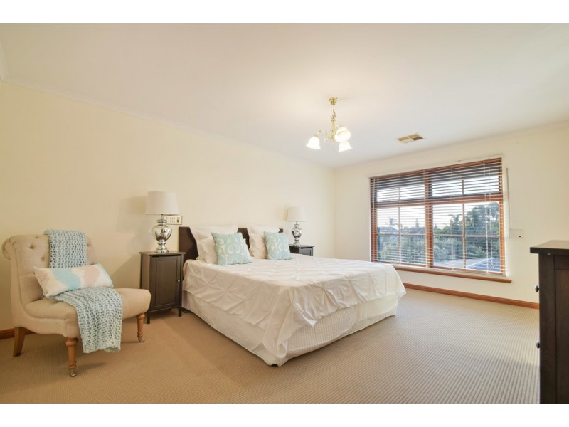 2 Bahamas Grove, West Lakes SA 5021