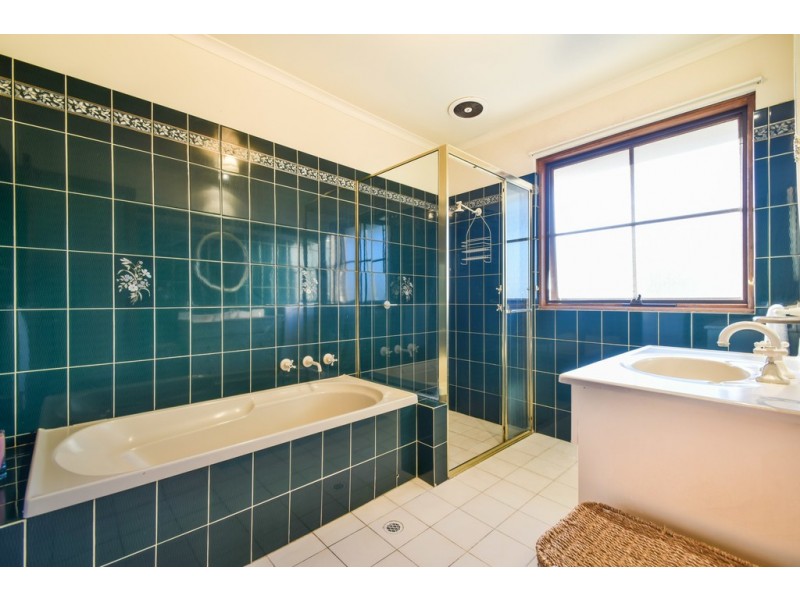 2 Bahamas Grove, West Lakes SA 5021