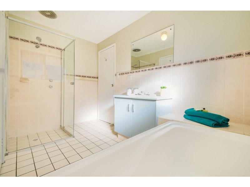 8 Oakbank Crescent, Sheidow Park SA 5158