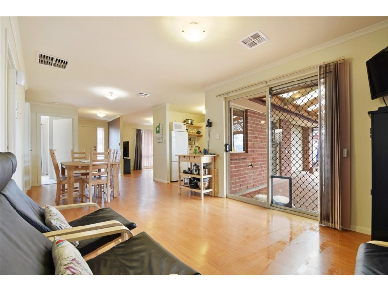 22 Simone Crescent, Morphett Vale SA 5162