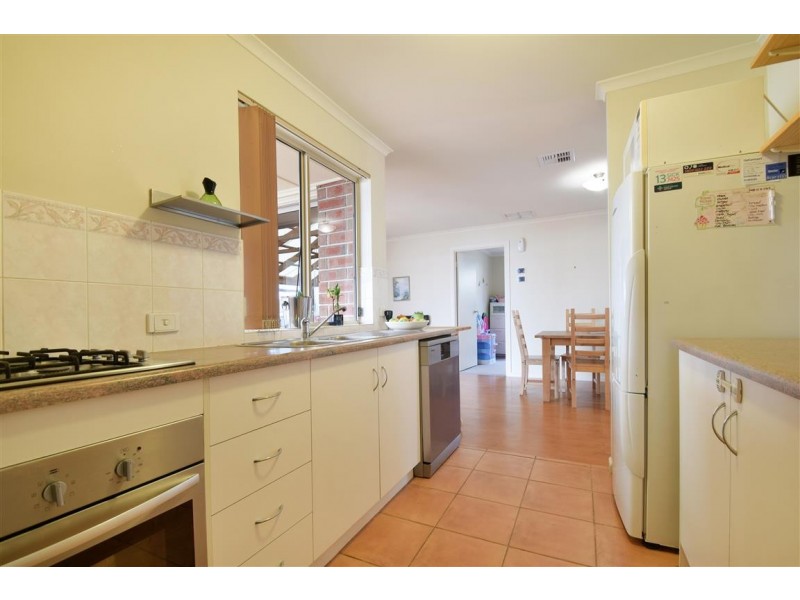22 Simone Crescent, Morphett Vale SA 5162