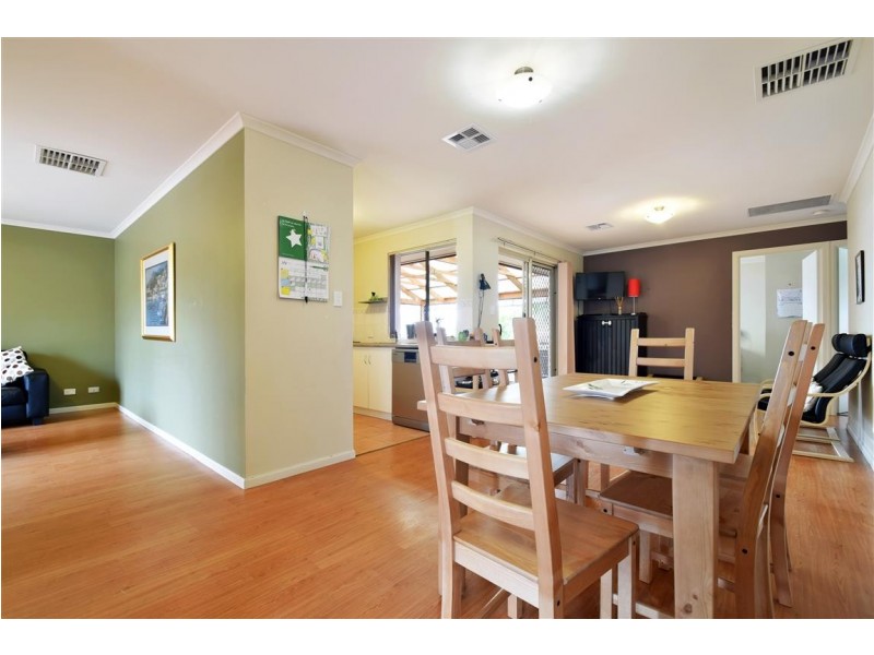 22 Simone Crescent, Morphett Vale SA 5162