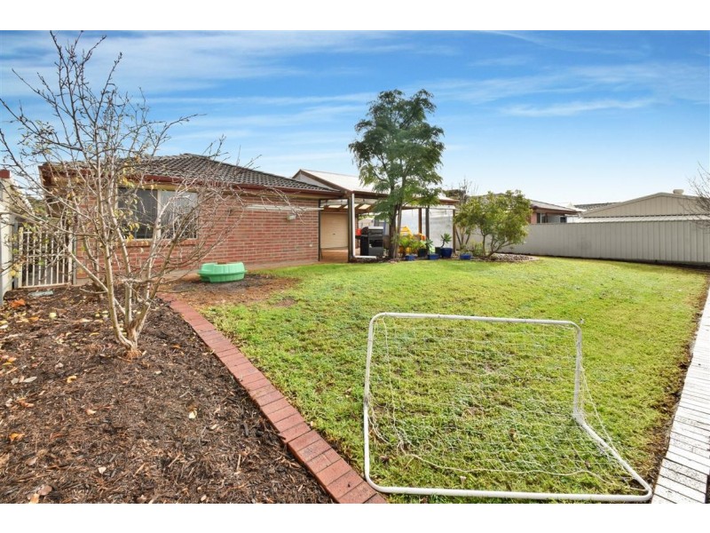 22 Simone Crescent, Morphett Vale SA 5162