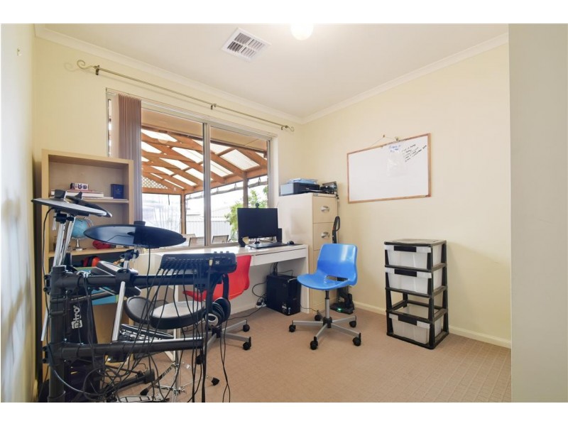 22 Simone Crescent, Morphett Vale SA 5162