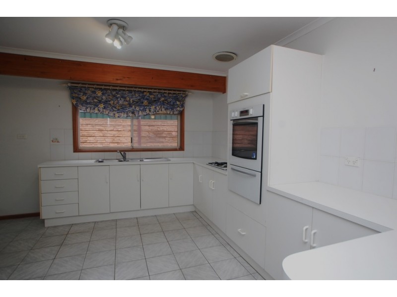 40 McHarg Road, Happy Valley SA 5159