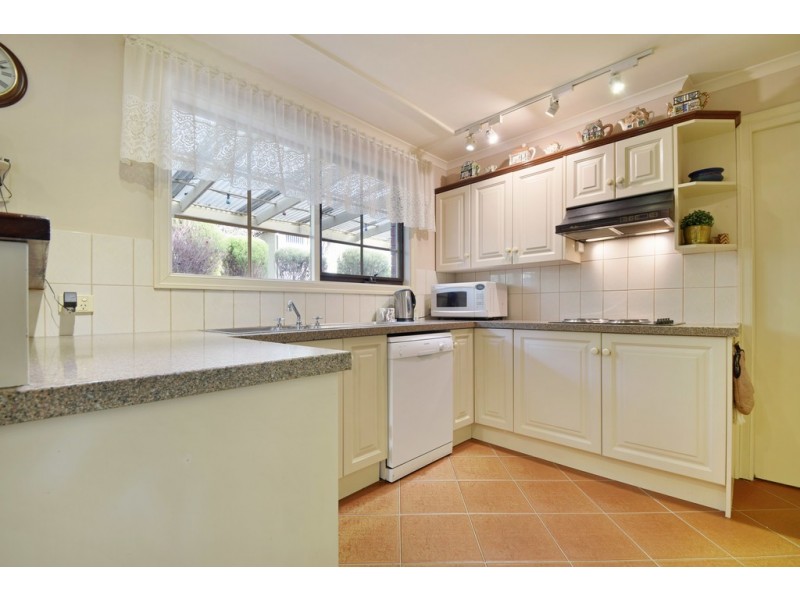 35 Horseshoe Drive, Aberfoyle Park SA 5159