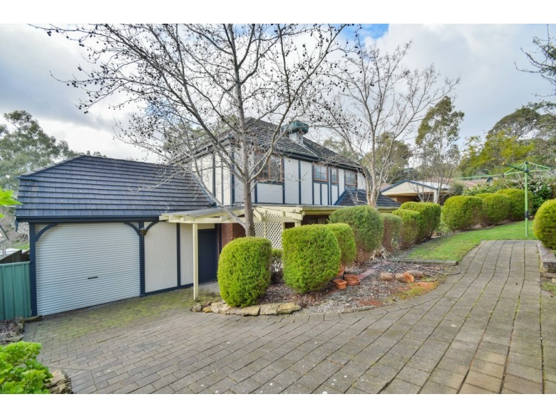 35 Horseshoe Drive, Aberfoyle Park SA 5159