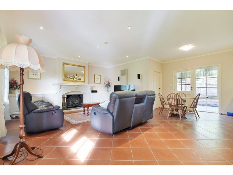 35 Horseshoe Drive, Aberfoyle Park SA 5159