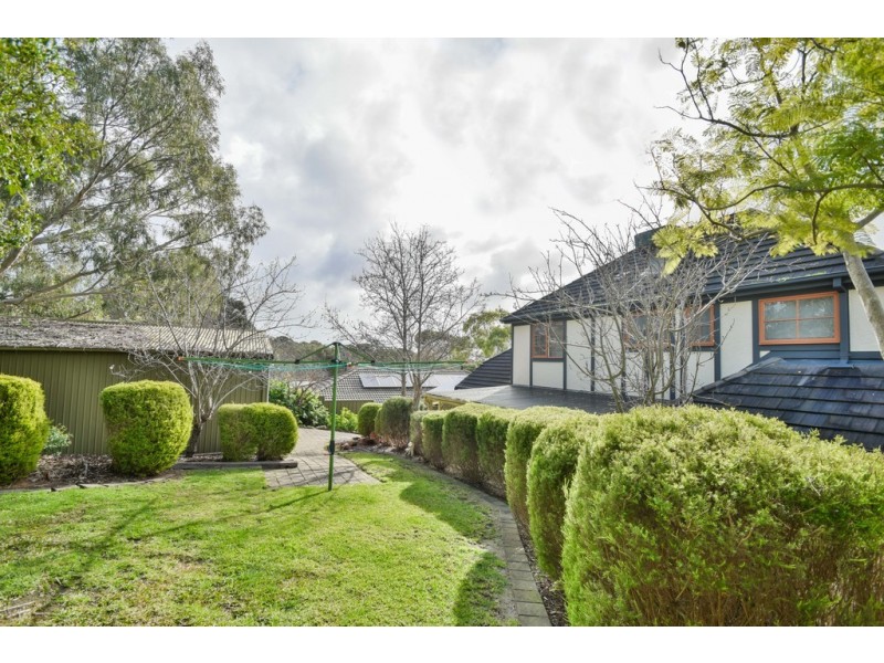 35 Horseshoe Drive, Aberfoyle Park SA 5159