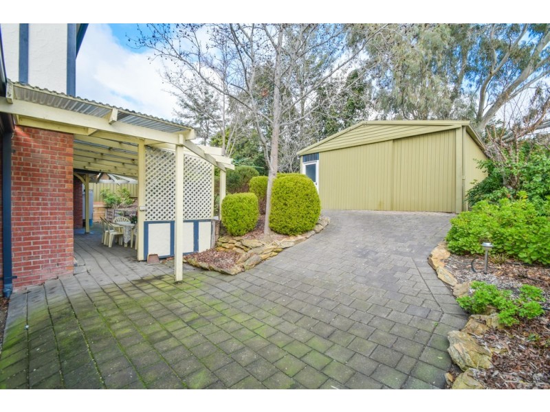 35 Horseshoe Drive, Aberfoyle Park SA 5159