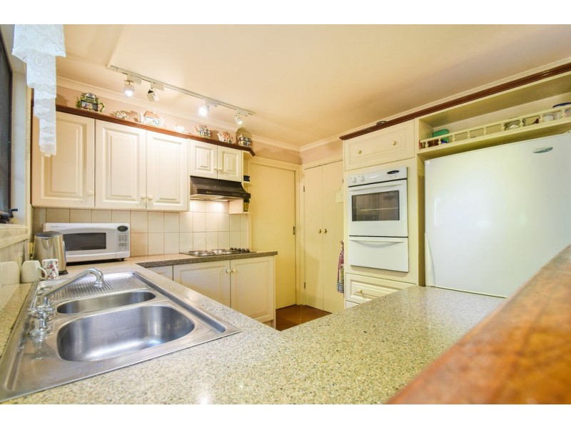 35 Horseshoe Drive, Aberfoyle Park SA 5159