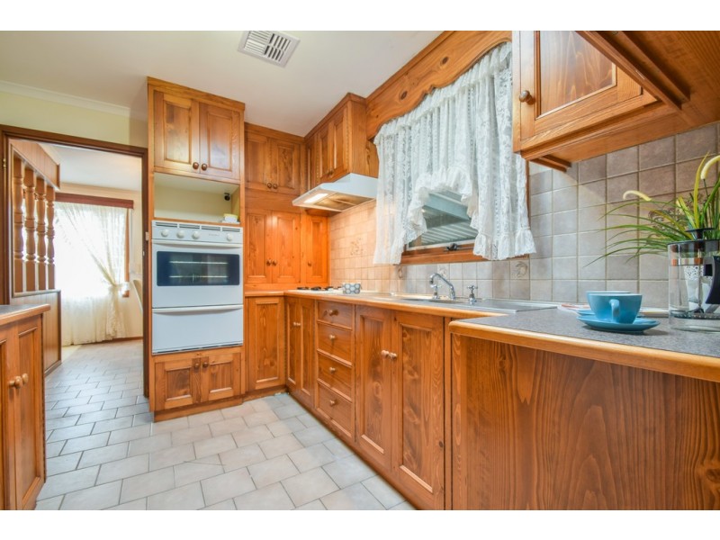 6 Diana Crescent, Morphett Vale SA 5162