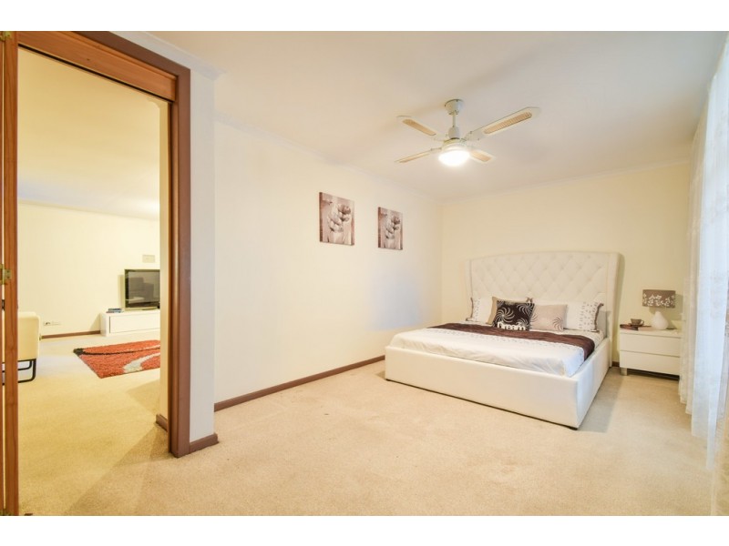 6 Diana Crescent, Morphett Vale SA 5162