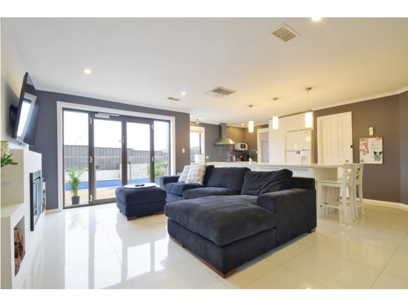 12 Kanowna Street, Hallett Cove SA 5158