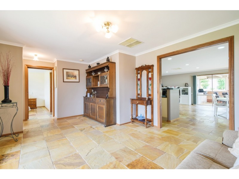 6 Byron Court, Huntfield Heights SA 5163