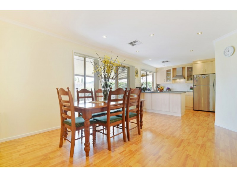 6 Veart Court, Woodcroft SA 5162