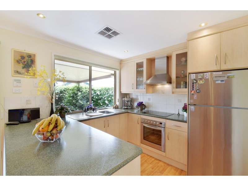 6 Veart Court, Woodcroft SA 5162