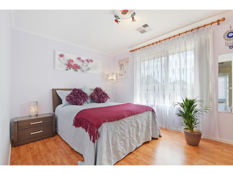 6 Veart Court, Woodcroft SA 5162