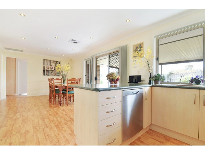 6 Veart Court, Woodcroft SA 5162