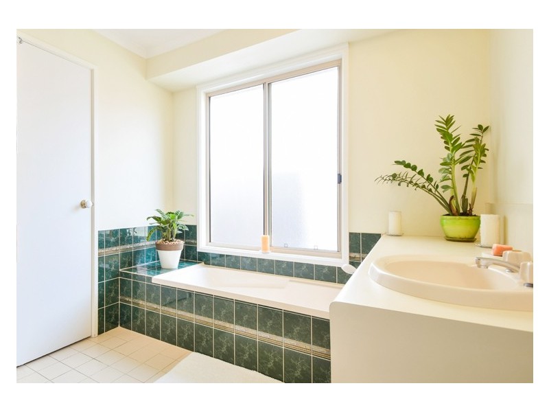 6 Veart Court, Woodcroft SA 5162