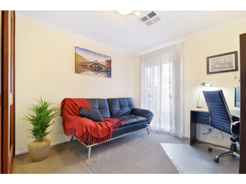 6 Veart Court, Woodcroft SA 5162