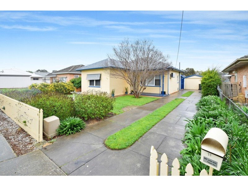11 Beaumont Street, Clovelly Park SA 5042