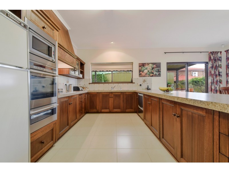 34 Kurrambi Crescent, Hallett Cove SA 5158
