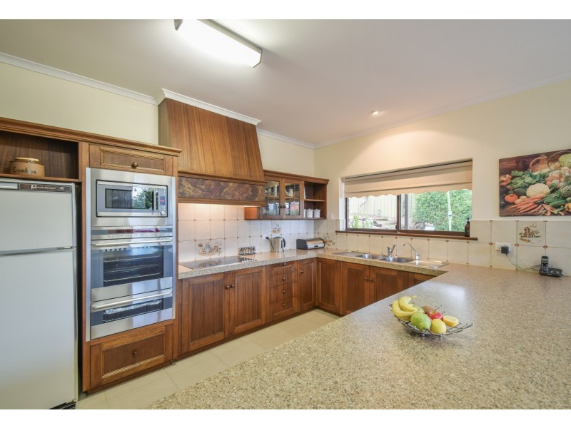 34 Kurrambi Crescent, Hallett Cove SA 5158