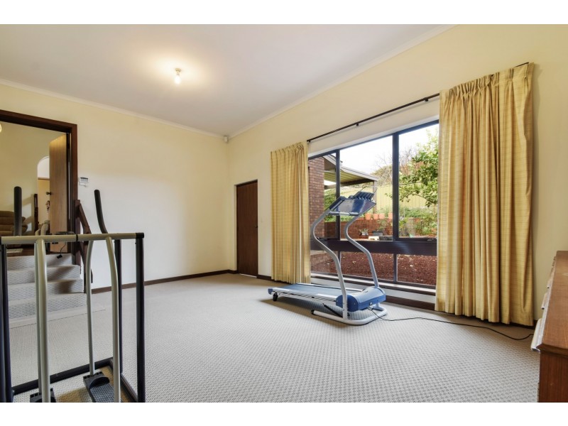 34 Kurrambi Crescent, Hallett Cove SA 5158