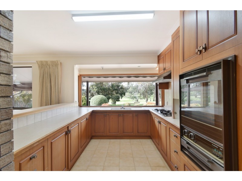 11 Ridgway Drive, Flagstaff Hill SA 5159
