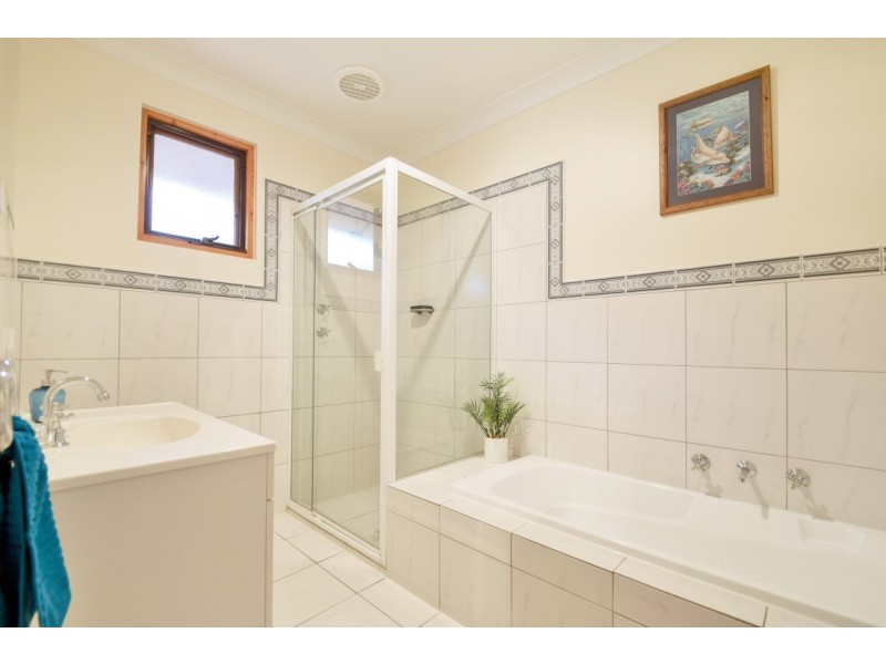 16 Woodland Grove, Aberfoyle Park SA 5159