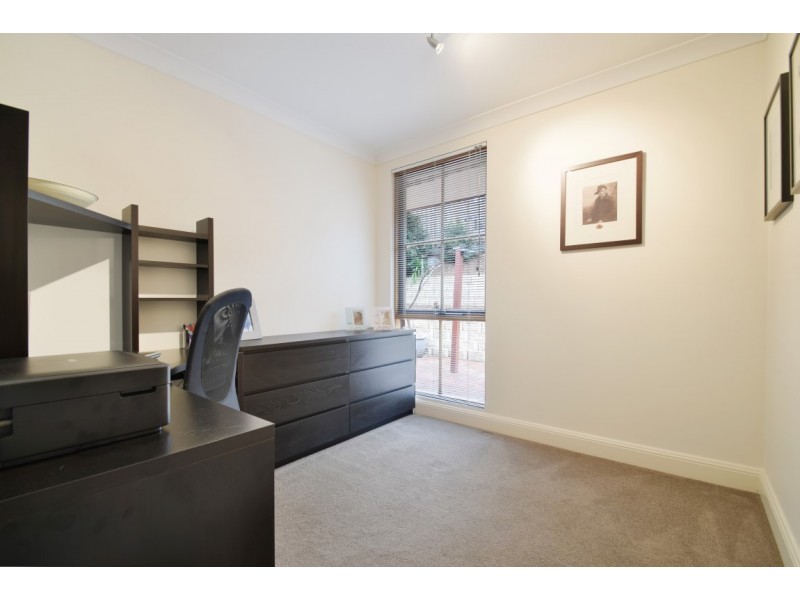 16 Woodland Grove, Aberfoyle Park SA 5159