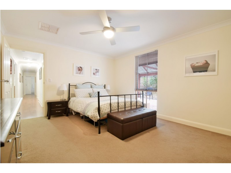 16 Woodland Grove, Aberfoyle Park SA 5159