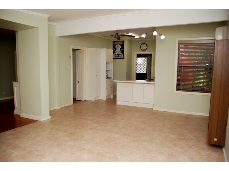 8 Elm Grove, Oaklands Park SA 5046