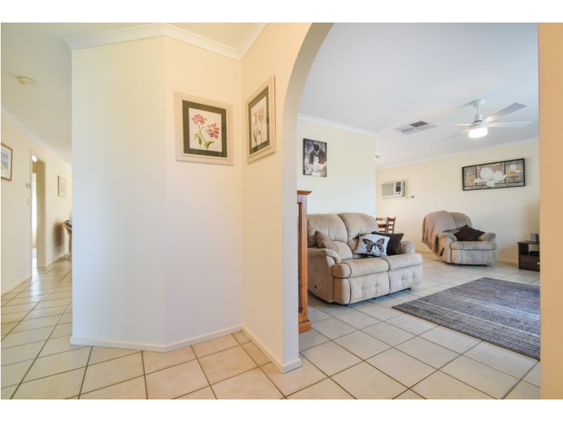 2 Jagger Crescent, Woodcroft SA 5162