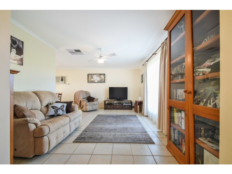 2 Jagger Crescent, Woodcroft SA 5162