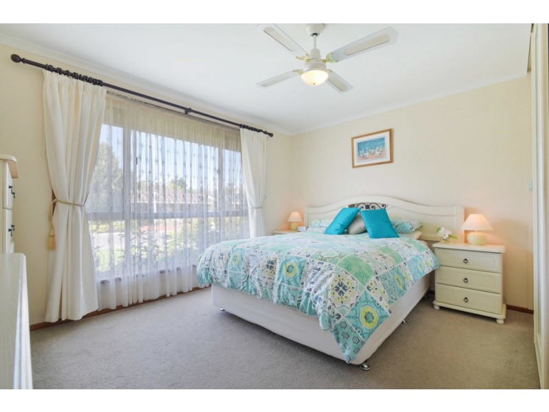 2 Jagger Crescent, Woodcroft SA 5162