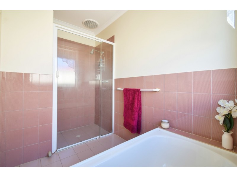 2 Jagger Crescent, Woodcroft SA 5162