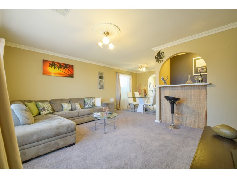 11 Scarvell Avenue, Trott Park SA 5158